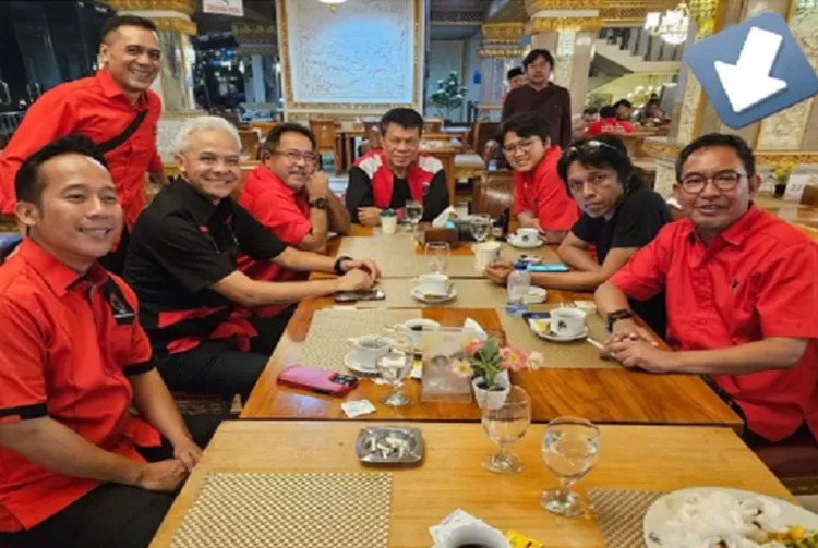 Heboh! Foto Zulkarnaen Apriliantony Tersangka Judol Bersama Jokowi hingga Ridwan Kamil